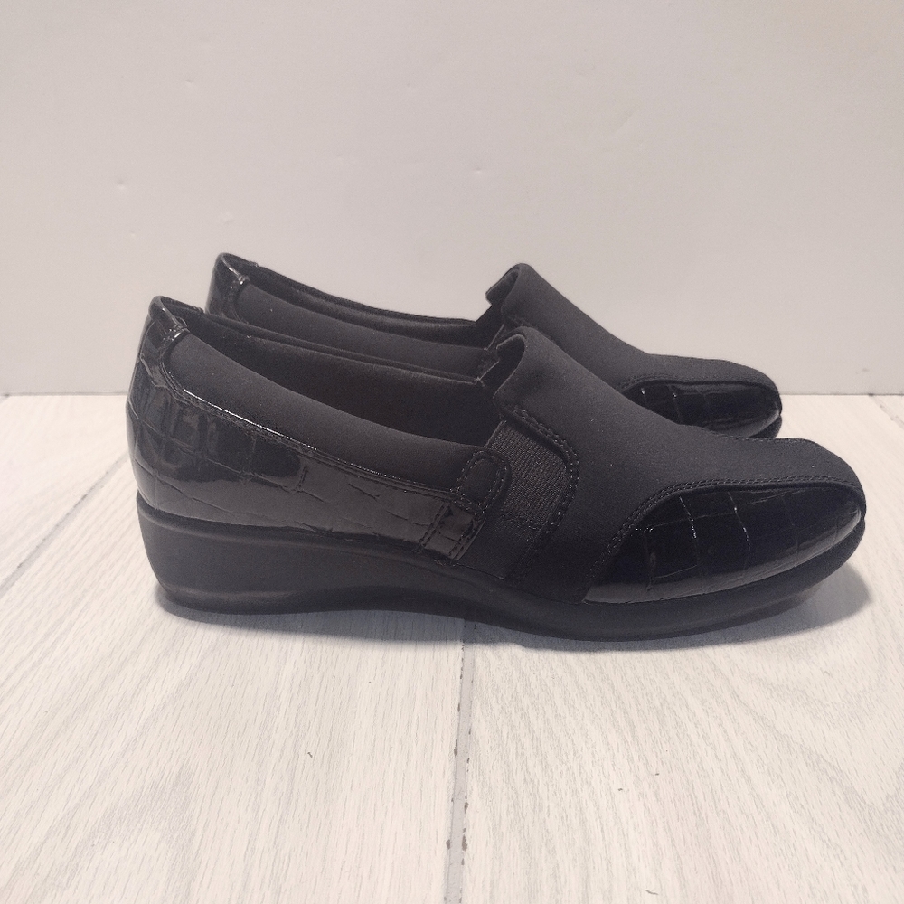CLARKS Shoes Loafers WOMENS comfort black size 9M.